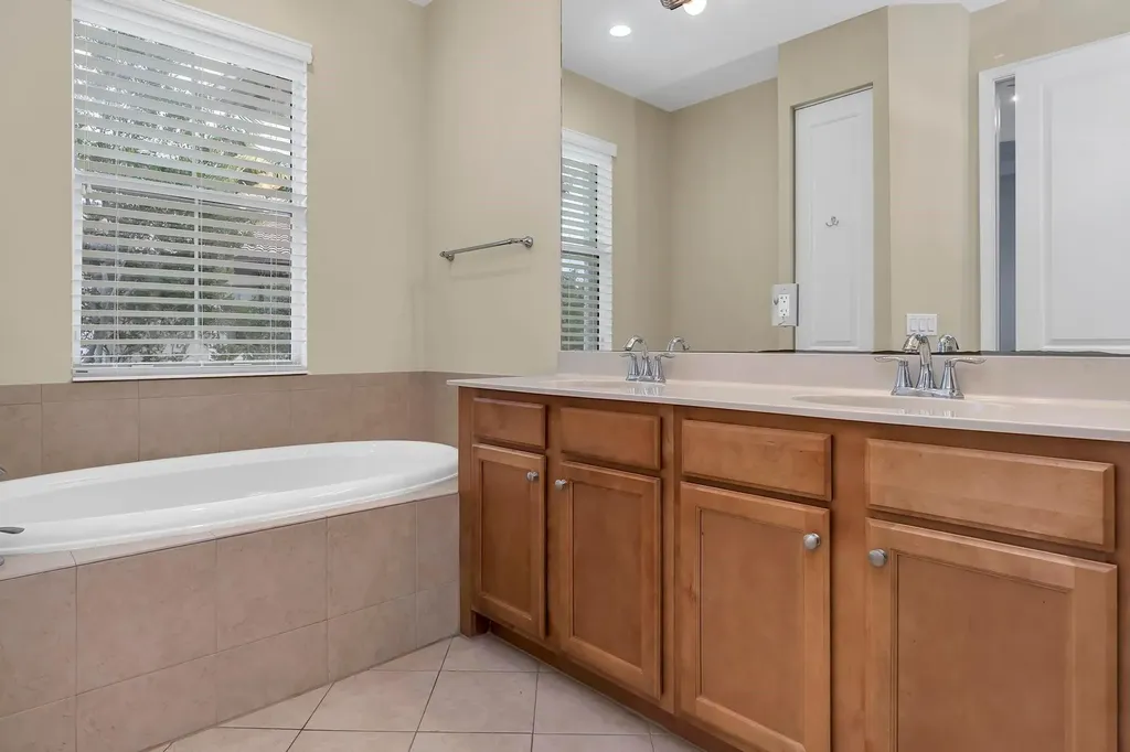 3330 NW 124th Way Sunrise FL 33323