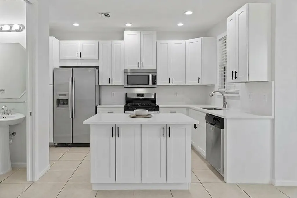 3330 NW 124th Way Sunrise FL 33323