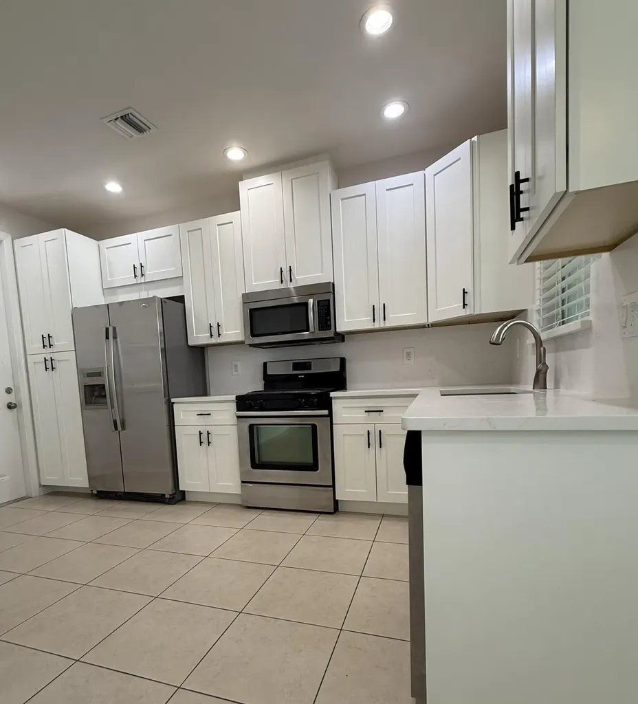 3330 NW 124th Way Sunrise FL 33323