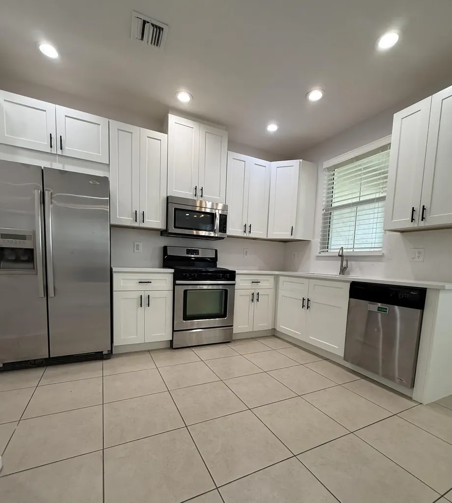 3330 NW 124th Way Sunrise FL 33323