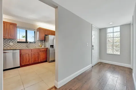 334 Lakeview Drive Weston FL 33326