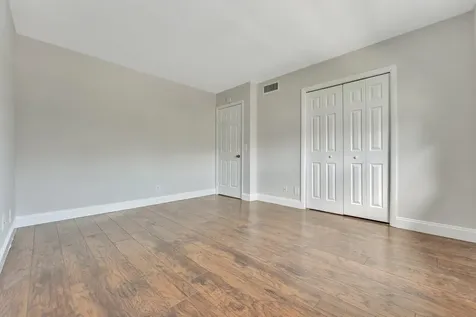 334 Lakeview Drive Weston FL 33326