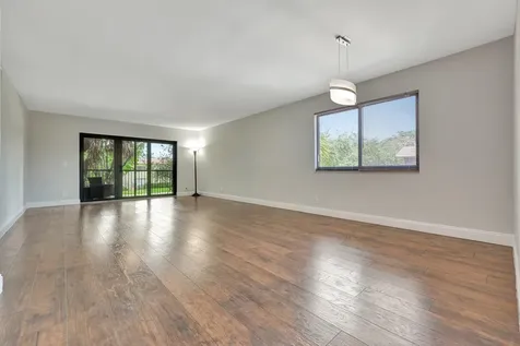 334 Lakeview Drive Weston FL 33326