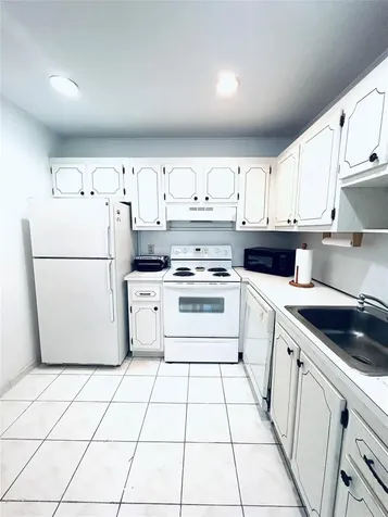 226 Brittany E Delray Beach FL 33446