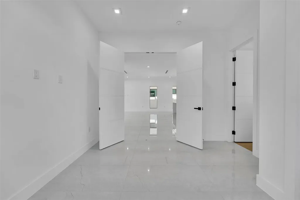 1113 NE 16th Street Fort Lauderdale FL 33304