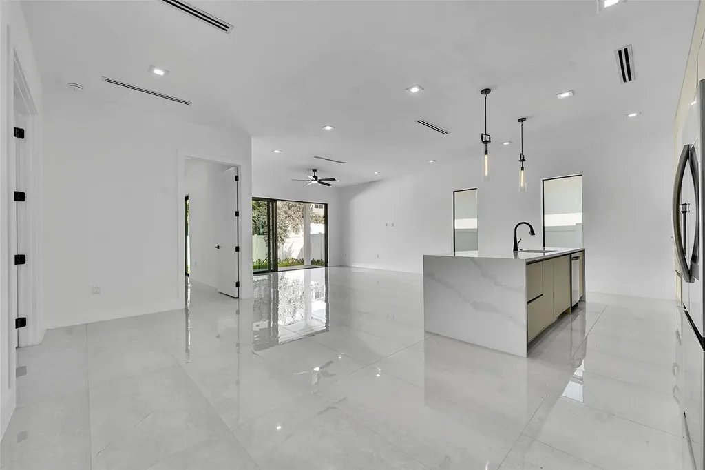 1113 NE 16th Street Fort Lauderdale FL 33304