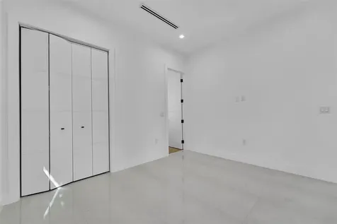 1113 NE 16th Street Fort Lauderdale FL 33304
