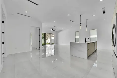 1113 NE 16th Street Fort Lauderdale FL 33304