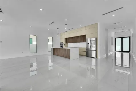 1113 NE 16th Street Fort Lauderdale FL 33304