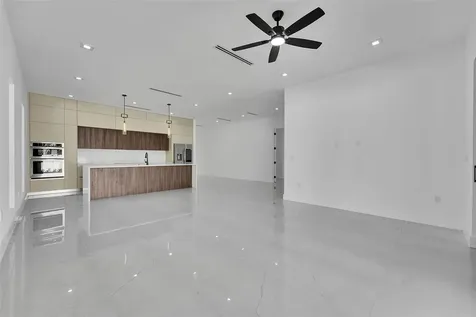 1113 NE 16th Street Fort Lauderdale FL 33304