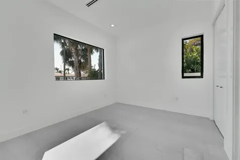 1113 NE 16th Street Fort Lauderdale FL 33304
