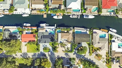 2401 SE 12th Street Pompano Beach FL 33062