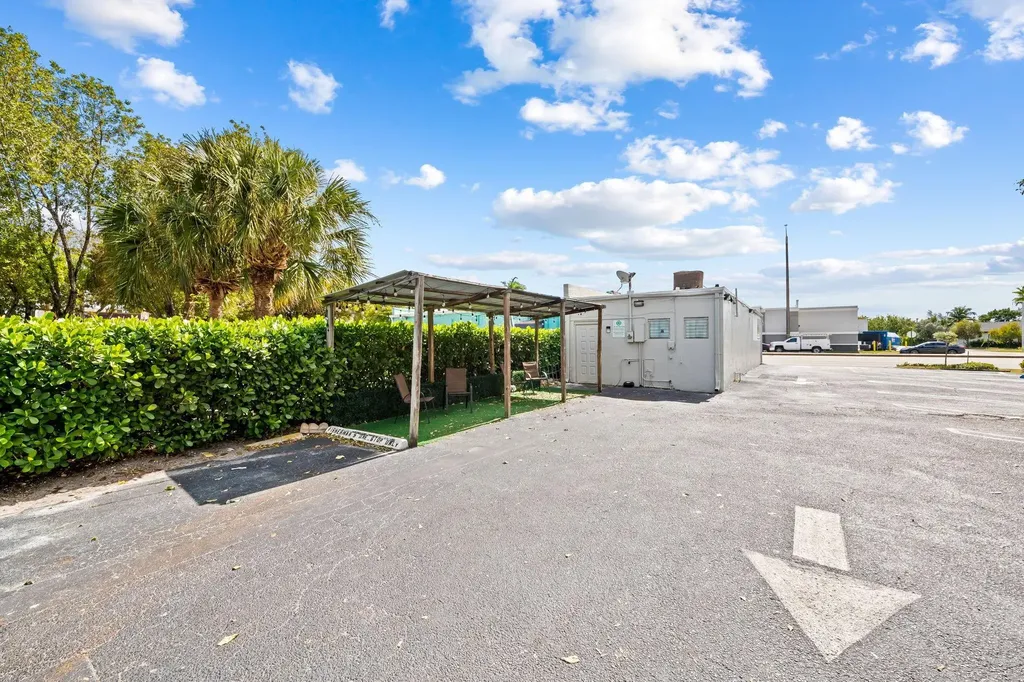1649 E Sample Road Pompano Beach FL 33064