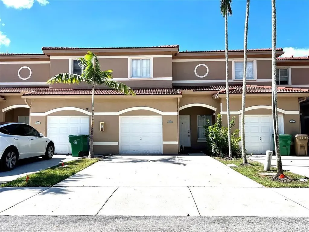 7893 N Southwood Circle Davie FL 33328