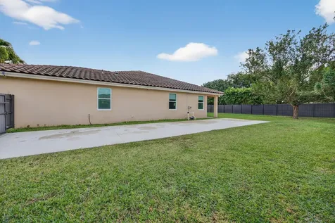 1528 NW 21st Street Homestead FL 33030