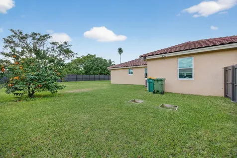 1528 NW 21st Street Homestead FL 33030