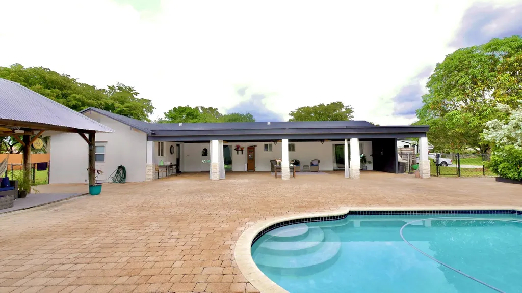 5191 SW 109th Avenue Davie FL 33328