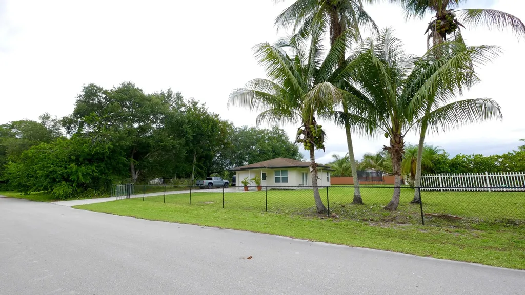 5191 SW 109th Avenue Davie FL 33328