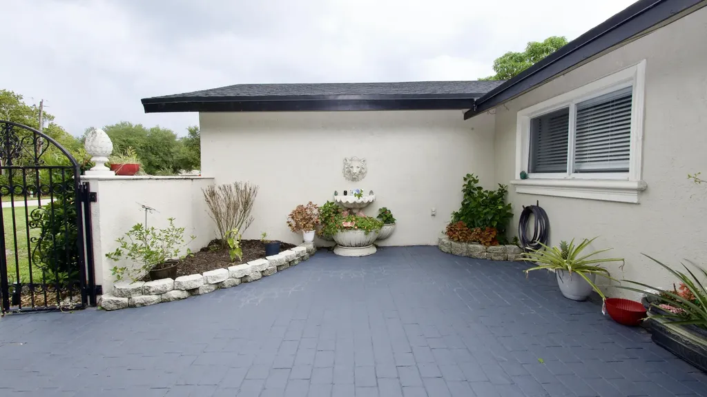 5191 SW 109th Avenue Davie FL 33328