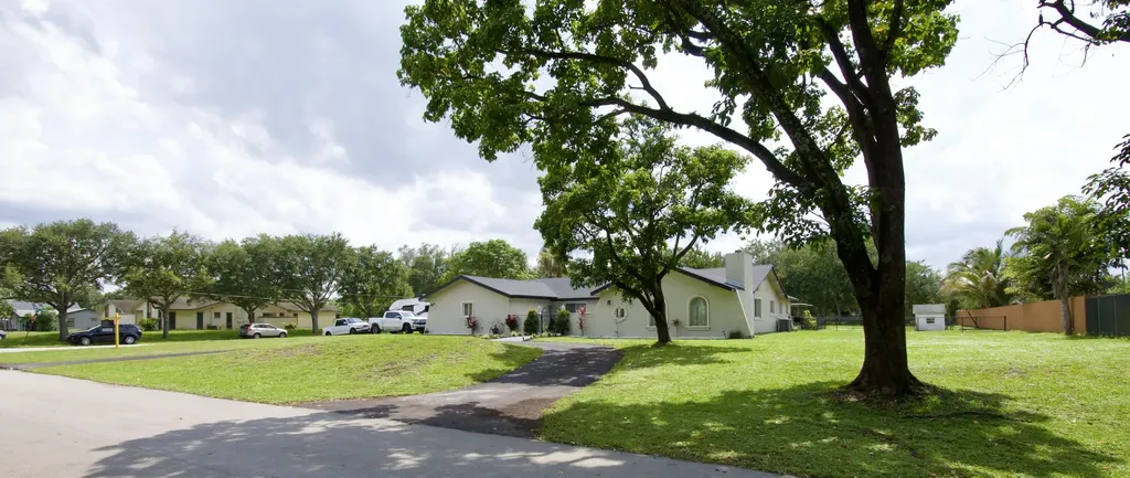 5191 SW 109th Avenue Davie FL 33328
