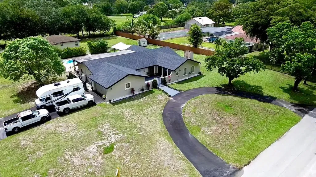5191 SW 109th Avenue Davie FL 33328
