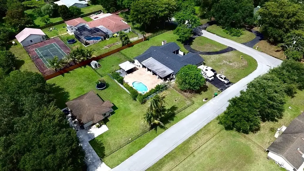 5191 SW 109th Avenue Davie FL 33328