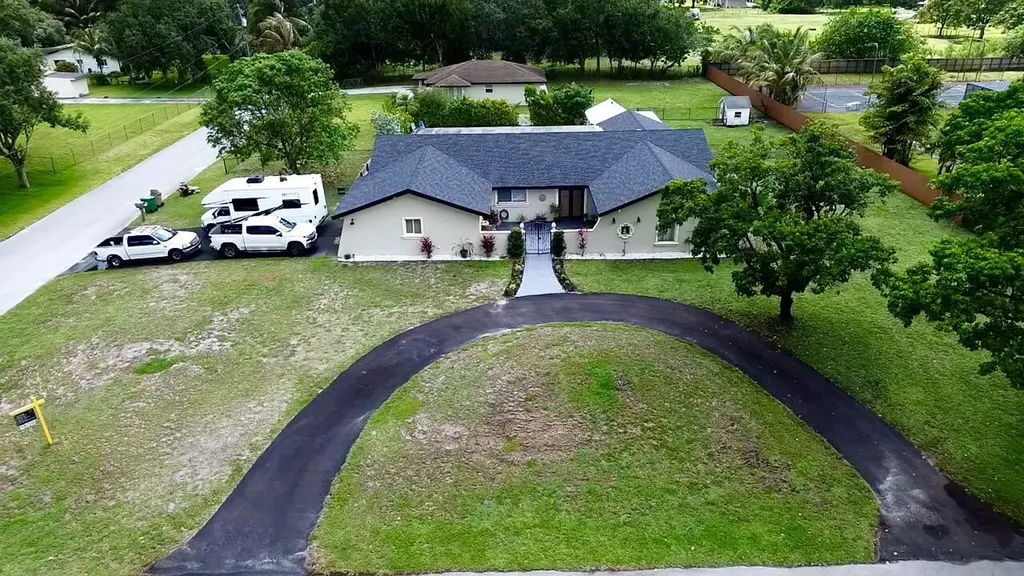 5191 SW 109th Avenue Davie FL 33328