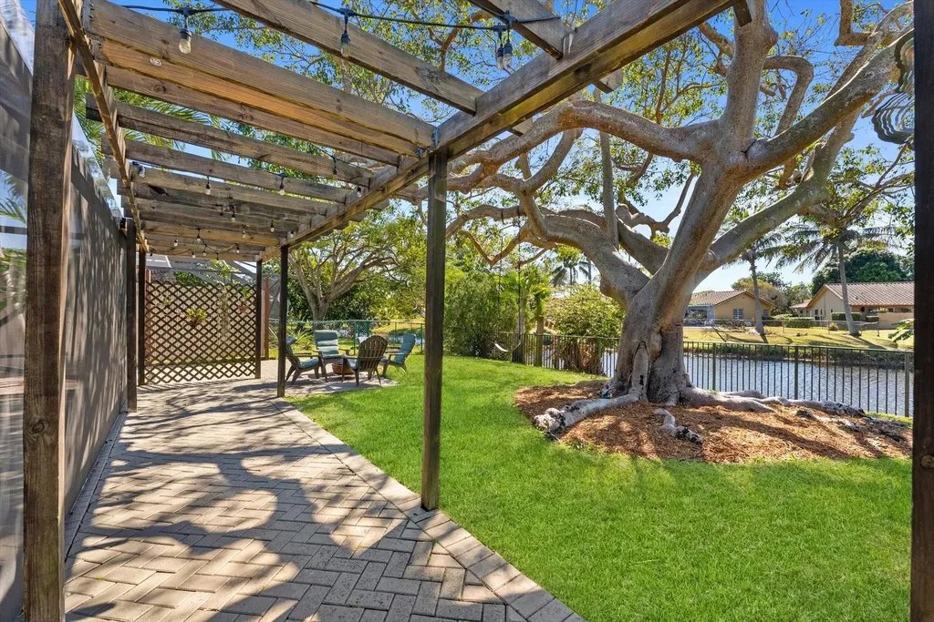 8264 Shadow Wood Boulevard Coral Springs FL 33071