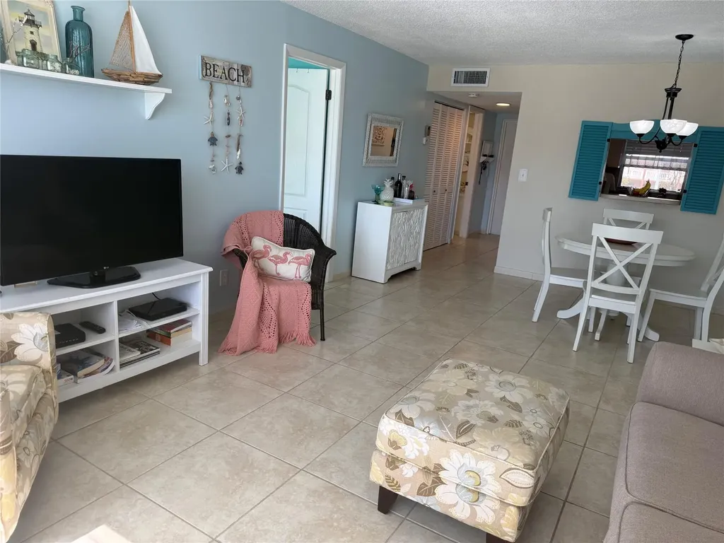 2761 N Pine Island Road Sunrise FL 33322