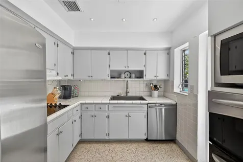 2701 NE 10th Terrace Wilton Manors FL 33334