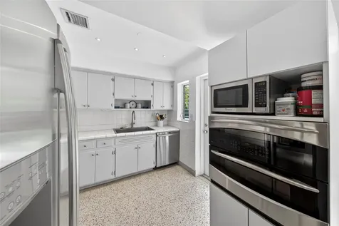 2701 NE 10th Terrace Wilton Manors FL 33334