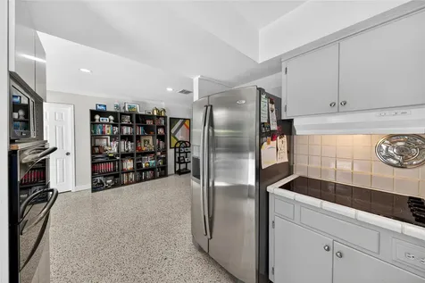 2701 NE 10th Terrace Wilton Manors FL 33334
