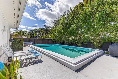 2701 NE 10th Terrace Wilton Manors FL 33334