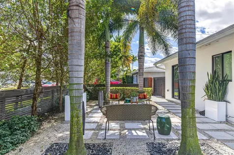 2701 NE 10th Terrace Wilton Manors FL 33334