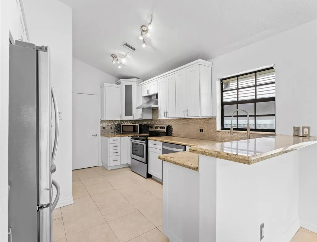 Boynton Beach FL 33472