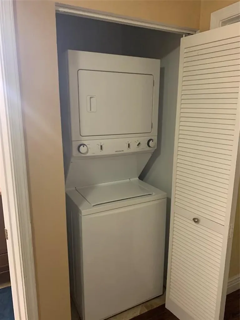1997 Discovery Circle Deerfield Beach FL 33442