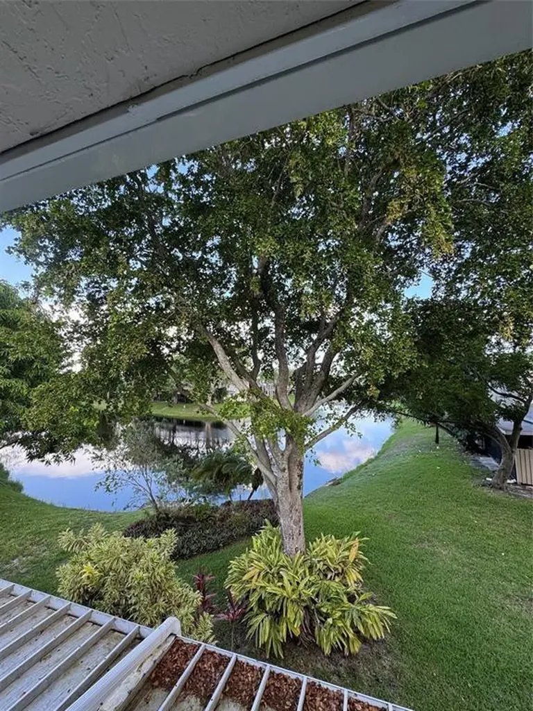 1997 Discovery Circle Deerfield Beach FL 33442