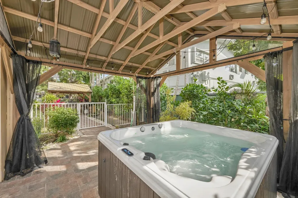 925 N Intracoastal Drive Fort Lauderdale FL 33304