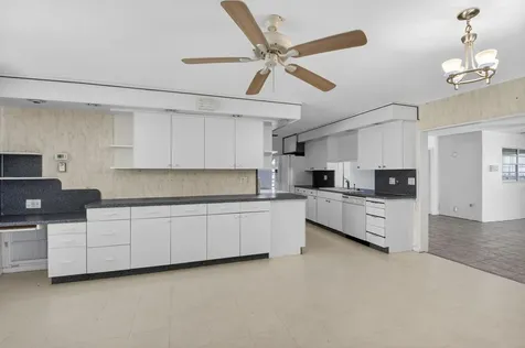 14800 Country Lane Delray Beach FL 33484
