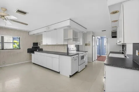 14800 Country Lane Delray Beach FL 33484