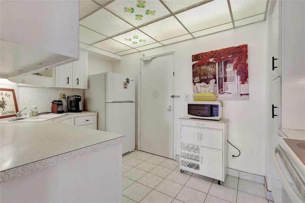 3333 NE 34th Street Fort Lauderdale FL 33308