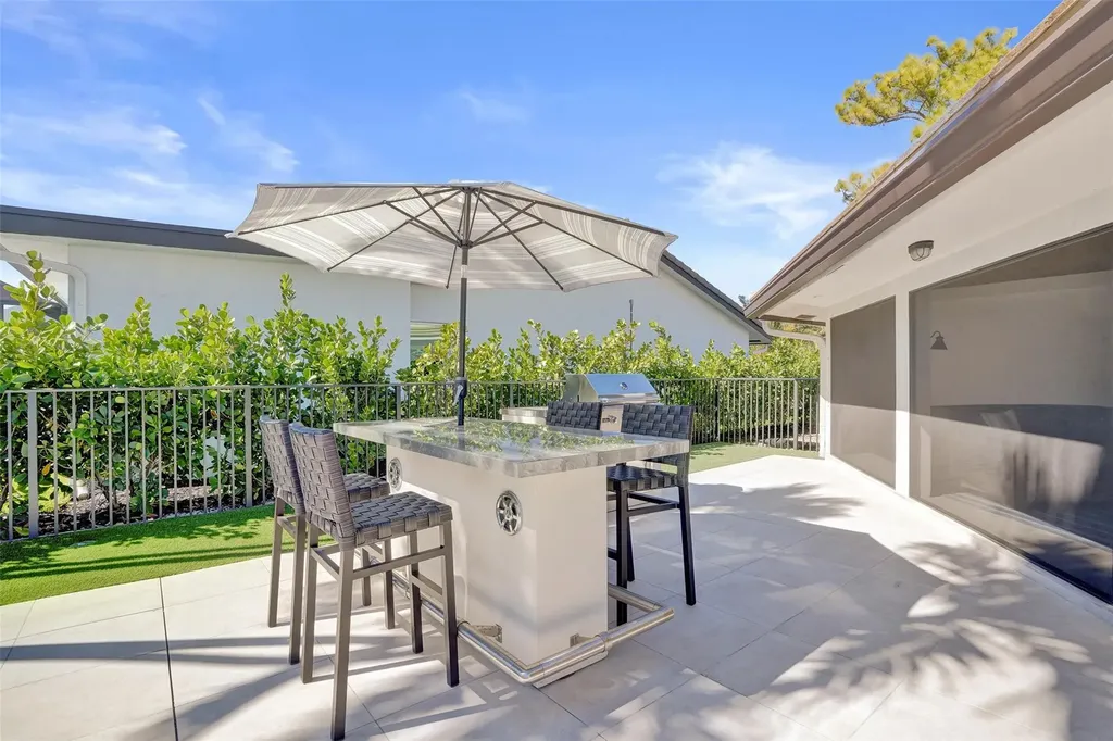 614 Lakewoode Circle W Delray Beach FL 33445