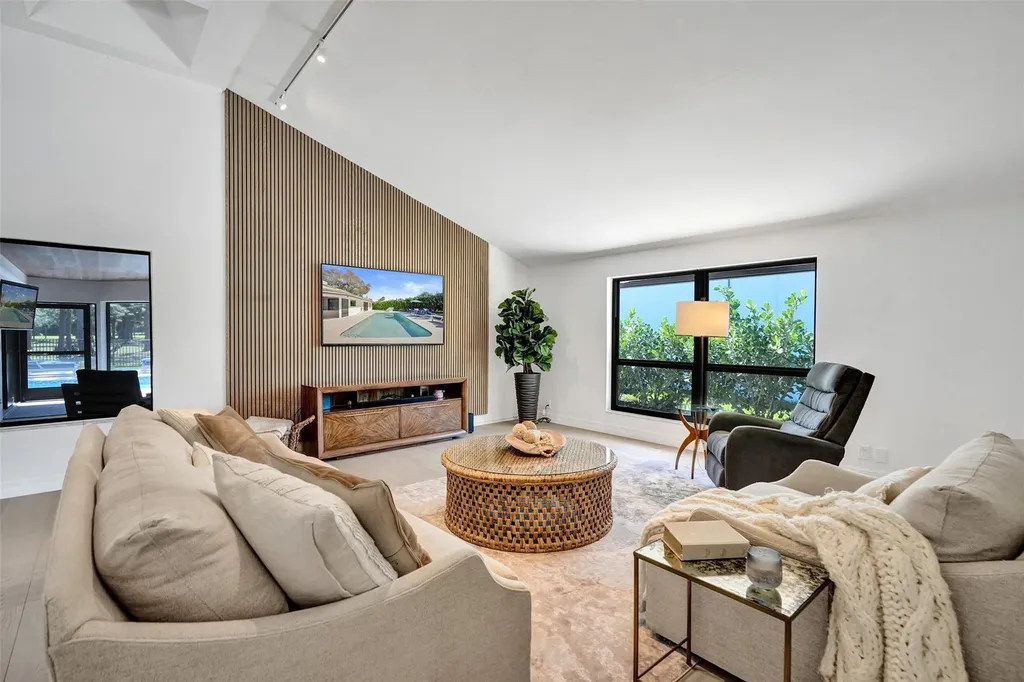 614 Lakewoode Circle W Delray Beach FL 33445
