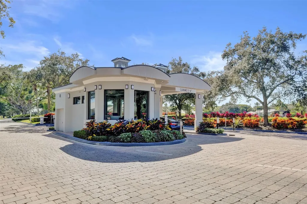 614 Lakewoode Circle W Delray Beach FL 33445