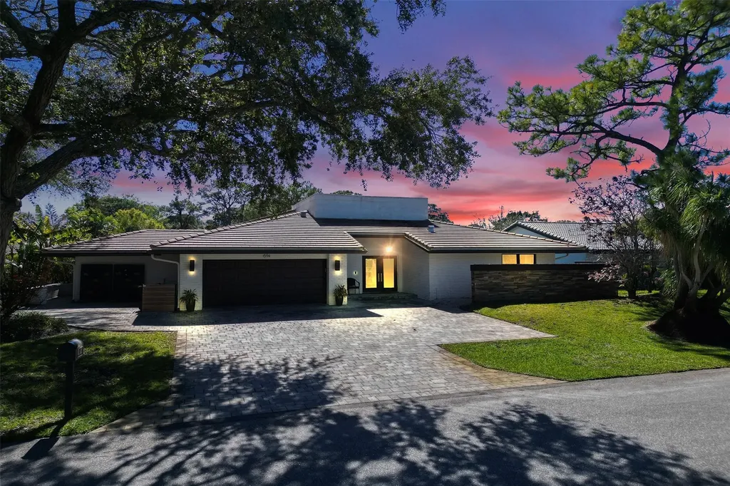 614 Lakewoode Circle W Delray Beach FL 33445