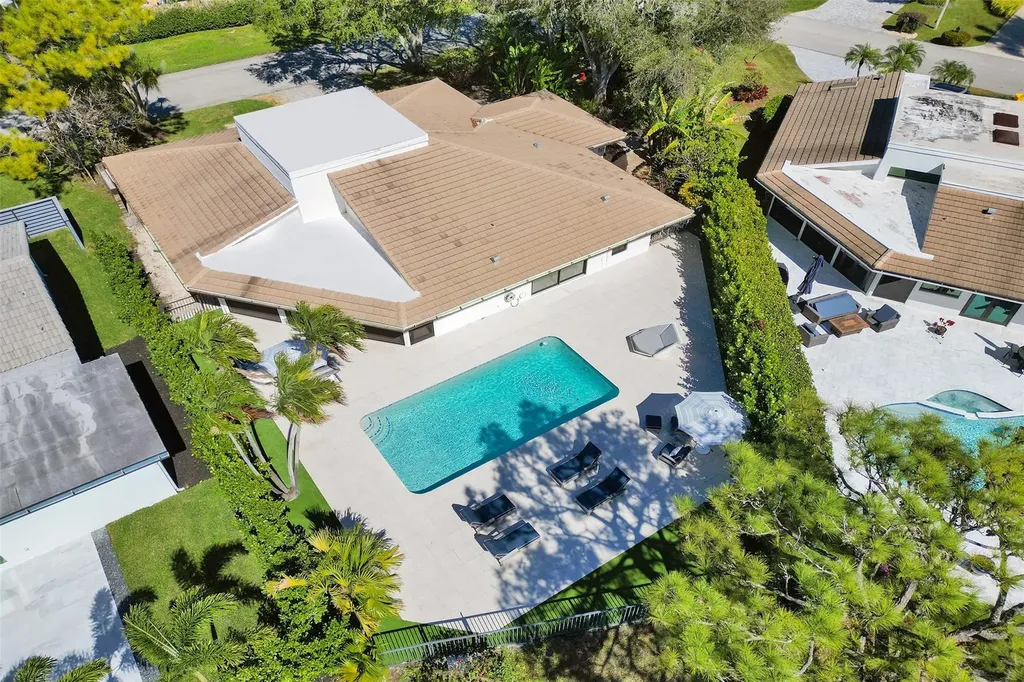 614 Lakewoode Circle W Delray Beach FL 33445