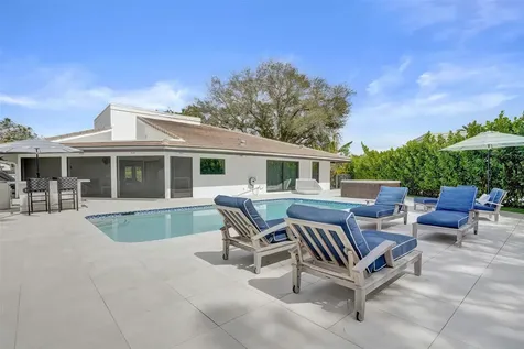 614 Lakewoode Circle W Delray Beach FL 33445
