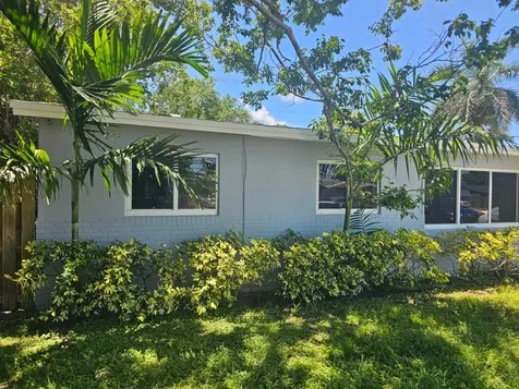 3340 SW 18th Street Fort Lauderdale FL 33312