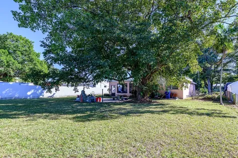 1115 NW 85th Street Miami FL 33150