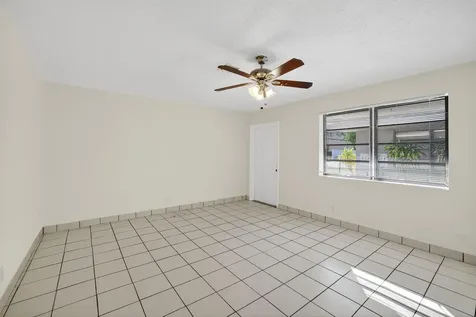 2500 SW 18th Terrace Fort Lauderdale FL 33315